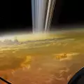 Космически пробив! Касини се спусна между пръстените на Сатурн