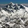 Връх Еверест се смали след земетресението в Непал