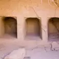 Най-странните гробници, откривани някога
