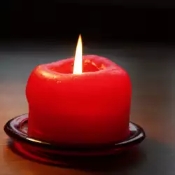 Магията на свещите: цветове и значения