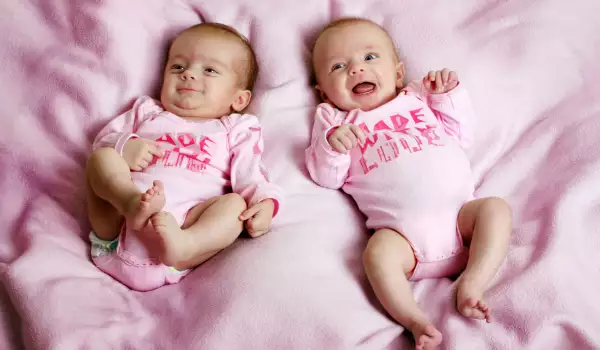 Раждане на близнаци