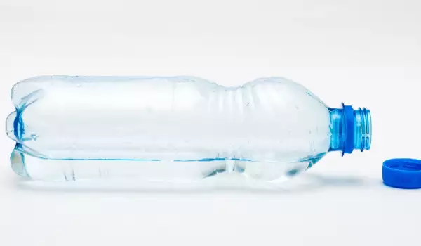 Пластмасова бутилка