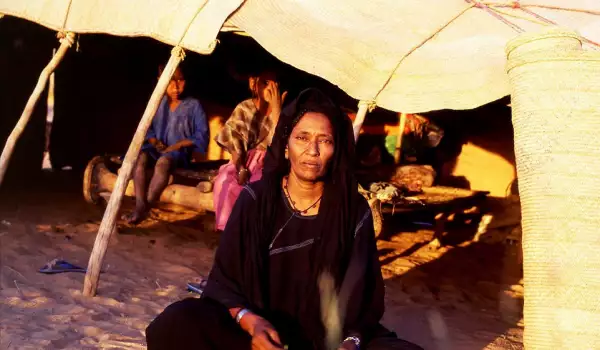 Племето Туареги: Тотален матриархат и мъже с бурки