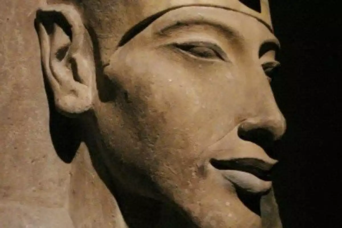 Ехнатон и Нефертити