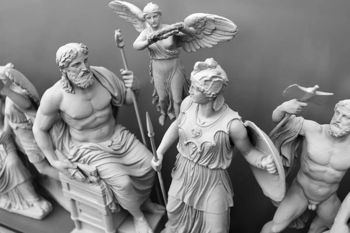 Статуи на гръцки богове