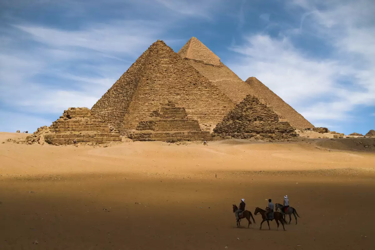 Строеж на Пирамиди