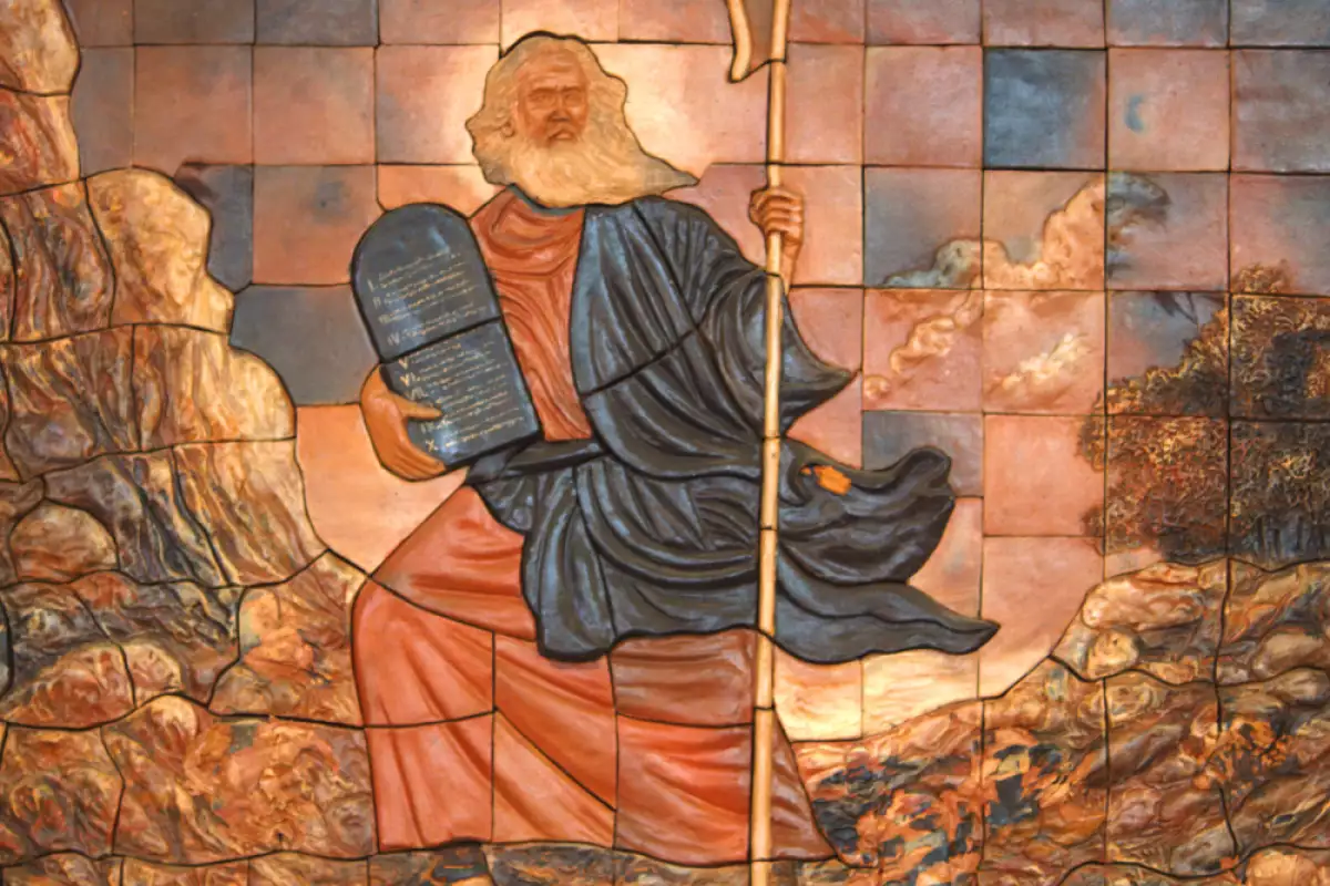 Историята на мойсей анализ