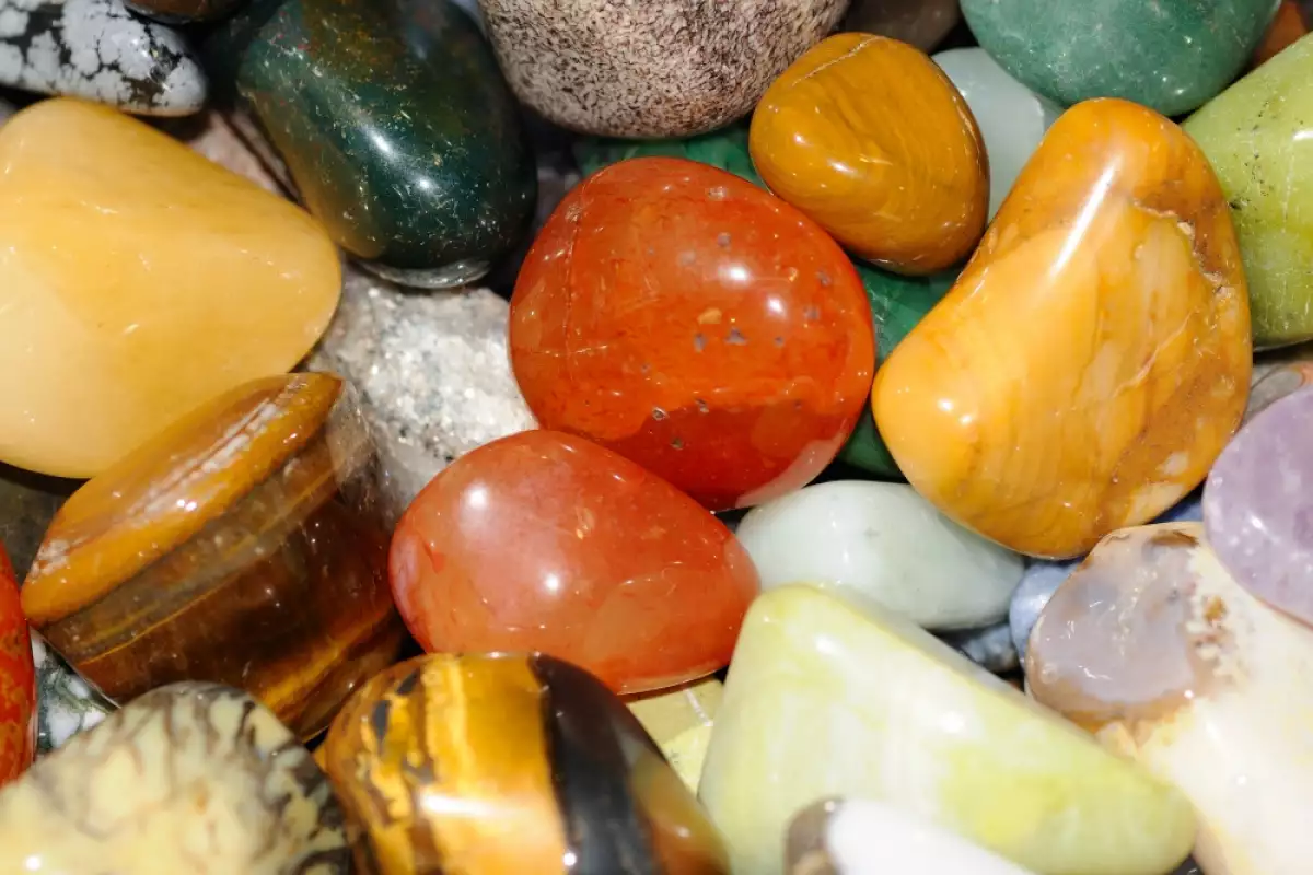 Скъпоценните камъни са ценни и редки минерали които се използват