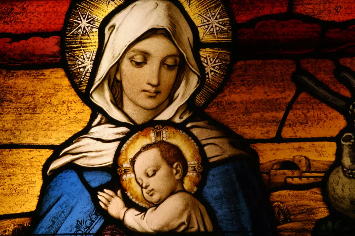 На Благовещение Архангел Гавраил съобщава на Дева Мария благата вест,