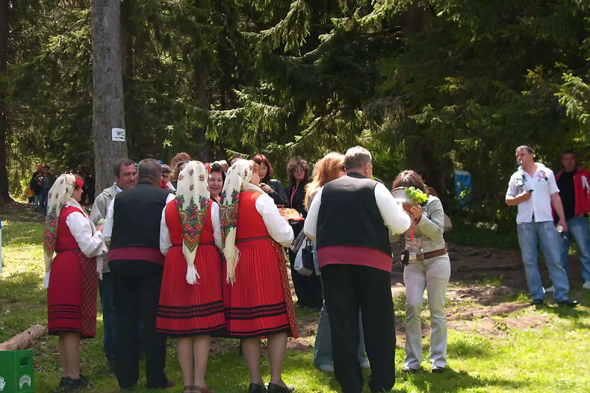 На 29 юни Българската православна църква чества паметта на апостолите