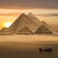 Кой е построил пирамидите?