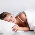 Стой така! Иначе ще те ударя