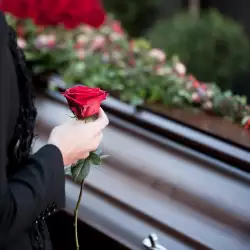 Колко цветя се носят на погребение?