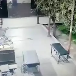 Полтъргайст раздвижи носилка в аржентинска болница