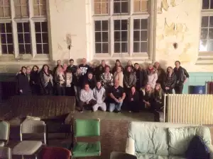 Дух реши да се снима заедно с туристи в Англия. Вижте го