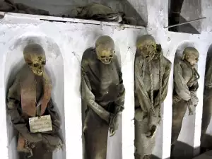 Катакомбите и мумиите в Палермо