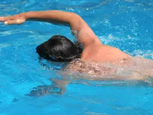 Плуване под вода , без да се намокриш