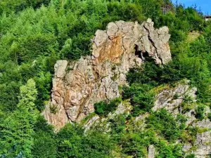 Легенда за заровено злато стои зад скалния феномен Конската глава