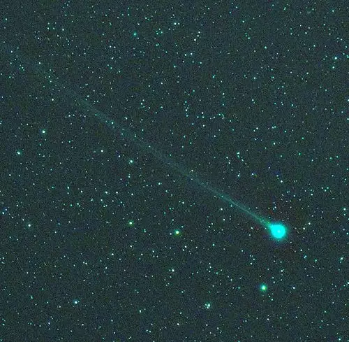 Комета със зелена опашка преминава край Земята от 50 000 г. насам