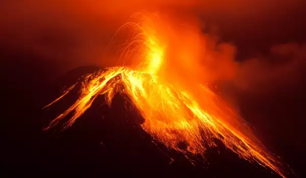 страховито вулканично изригване