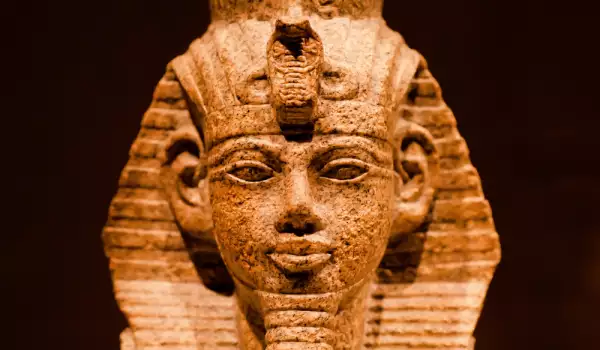 аменхотеп III