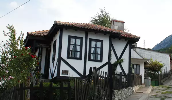 Стара къща