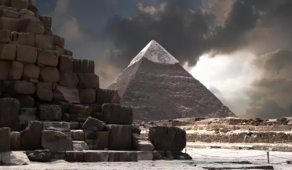 Хеопсова пирамида