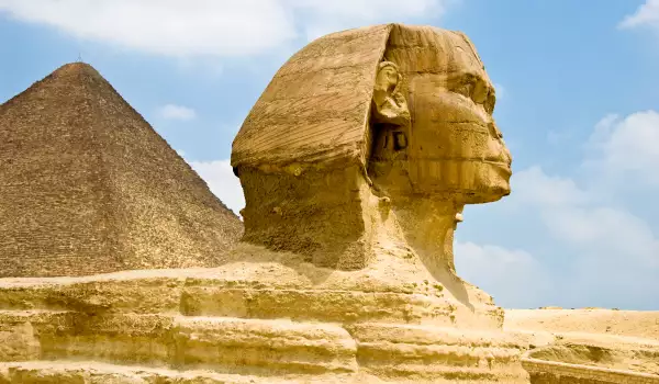 Древен папирус разкри как е построена Хеопсовата пирамида