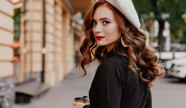 Жена с барета
