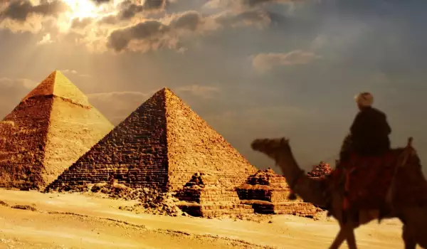 В Египет откриха тайнствена статуя на сфинкс