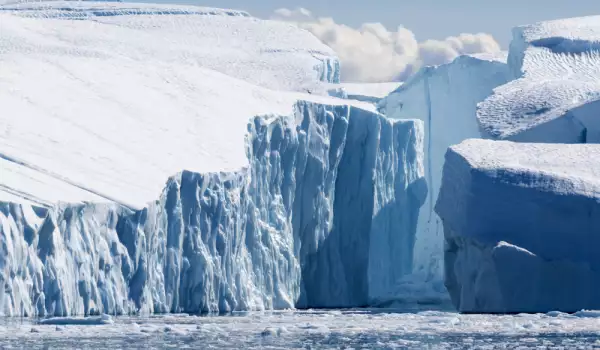 Ледникът Якобшоувън в Западна Гренландия