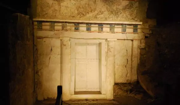 Гробницата на Филип Македонски