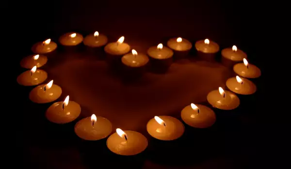 Любовни магия със свещи