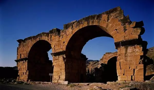 Хиераполис (Hierapolis) Портите на Ада