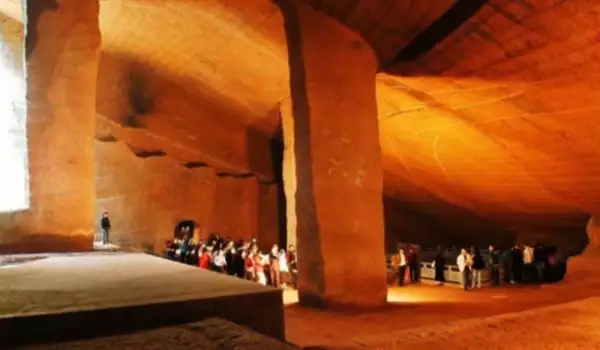 Мистерията на древните пещери Лонгю