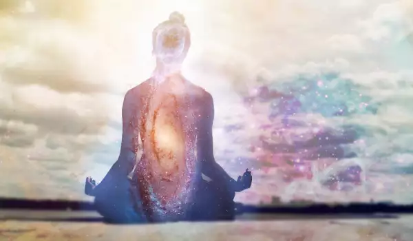 медитацията е мощна енергизираща практика