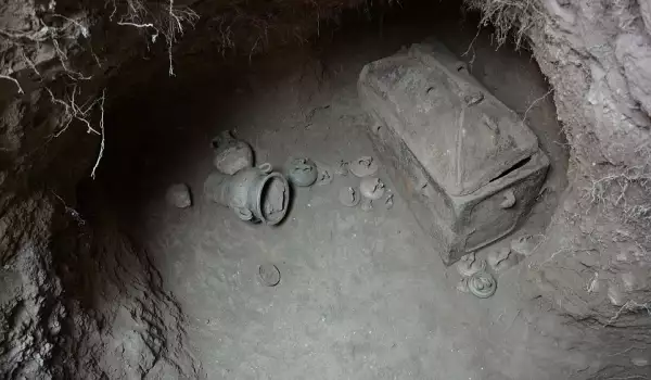 Минойска гробница на остров Крит
