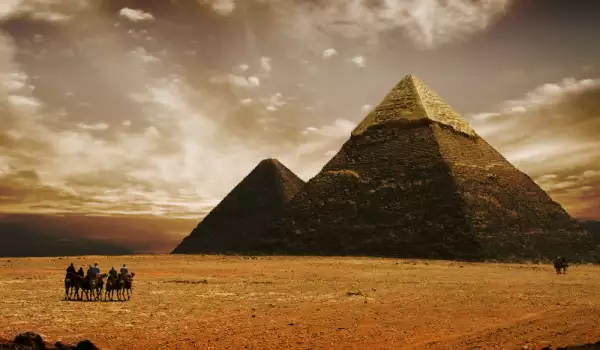 Пирамида на Снофру