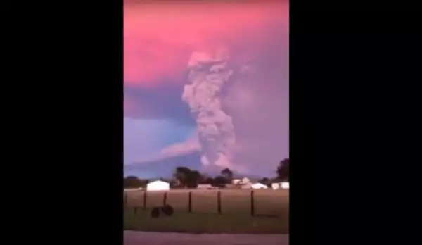 НЛО ли е това! Вижте какво заснеха над вулкана Попокатепетъл