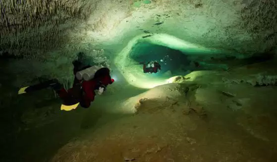 Изумително: Огромна подводна пещера на маите разкрива тайните им