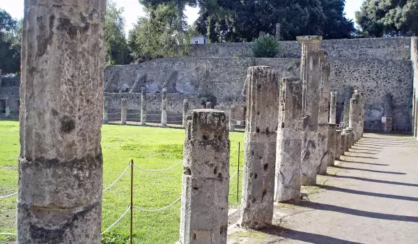 Нови останки на хора от Помпей излязоха изпод пепелта на Везувий