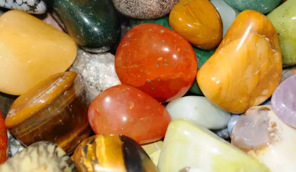 Слънчев камък - мистични свойства и влияние