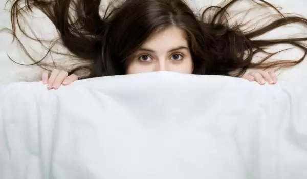Завивайте се с дебели одеяла по време на сън! Вижте защо