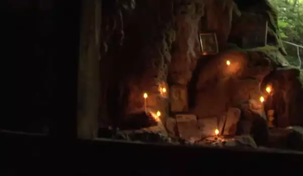 Легенда за пещера-светилище Св. Марина