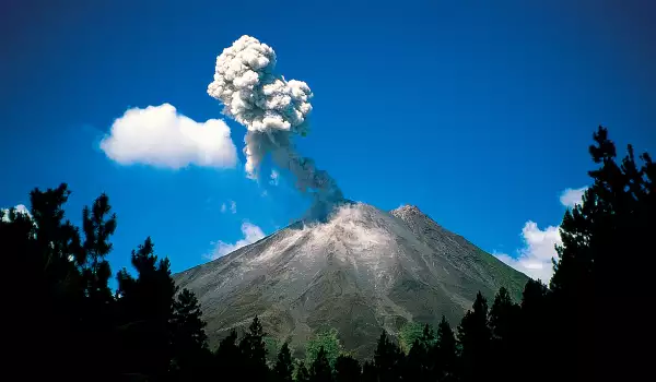 Изригване на вулкан
