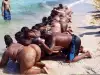 С целувка по дупето свещеник благославя стари моми