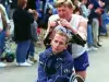 Невероятната история на един баща, който тича с парализирания си син
